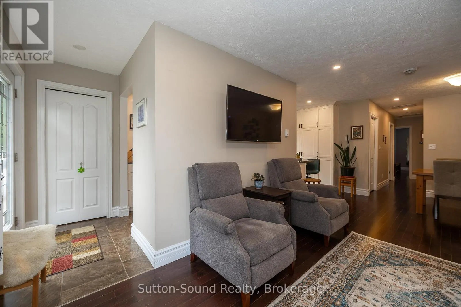 1160 12TH STREET E