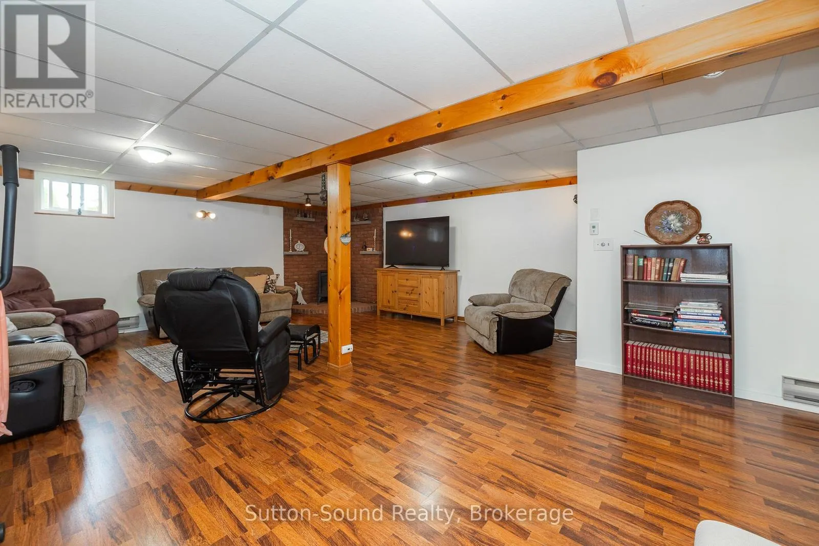 1160 12TH STREET E