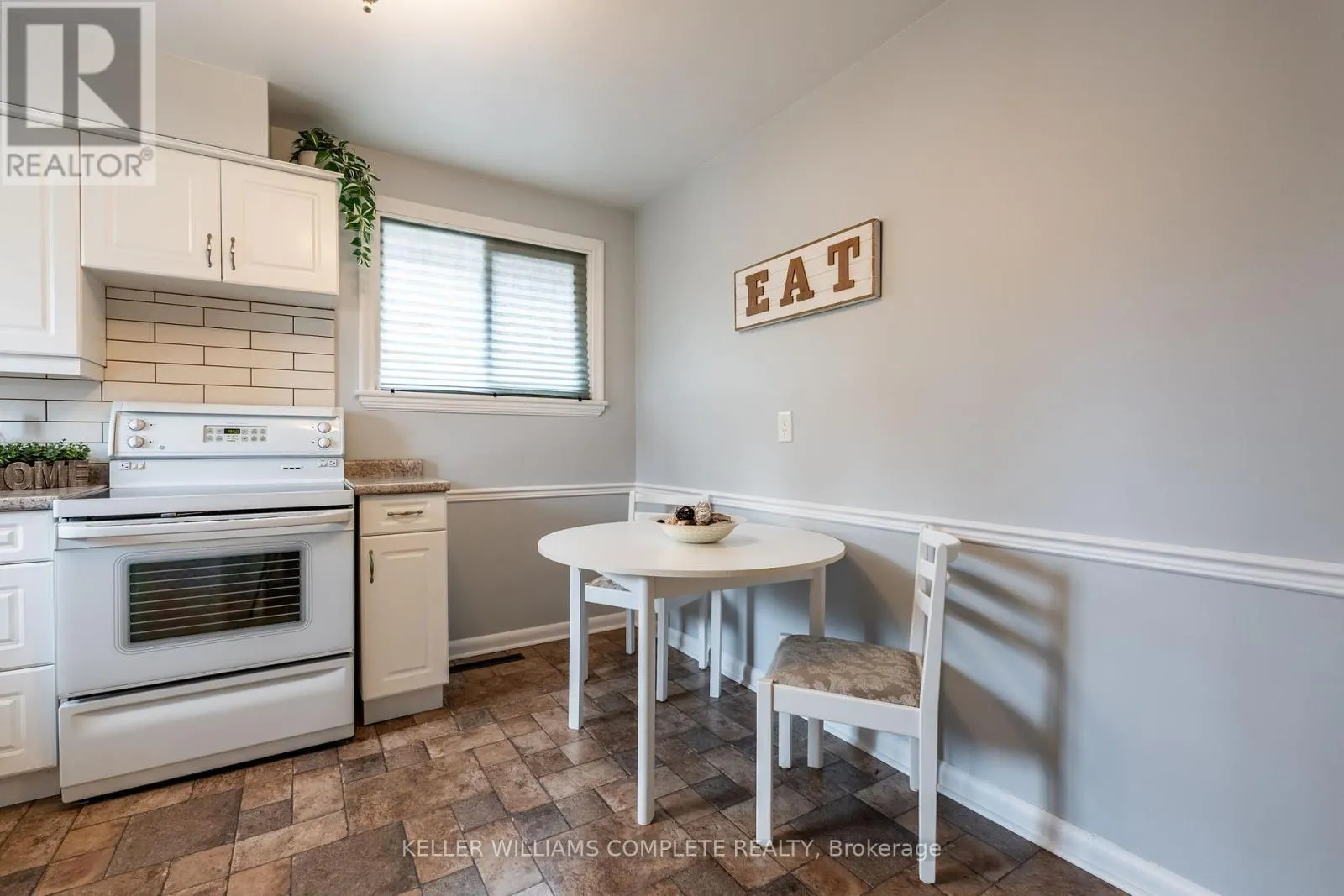 15 NELLIGAN PLACE