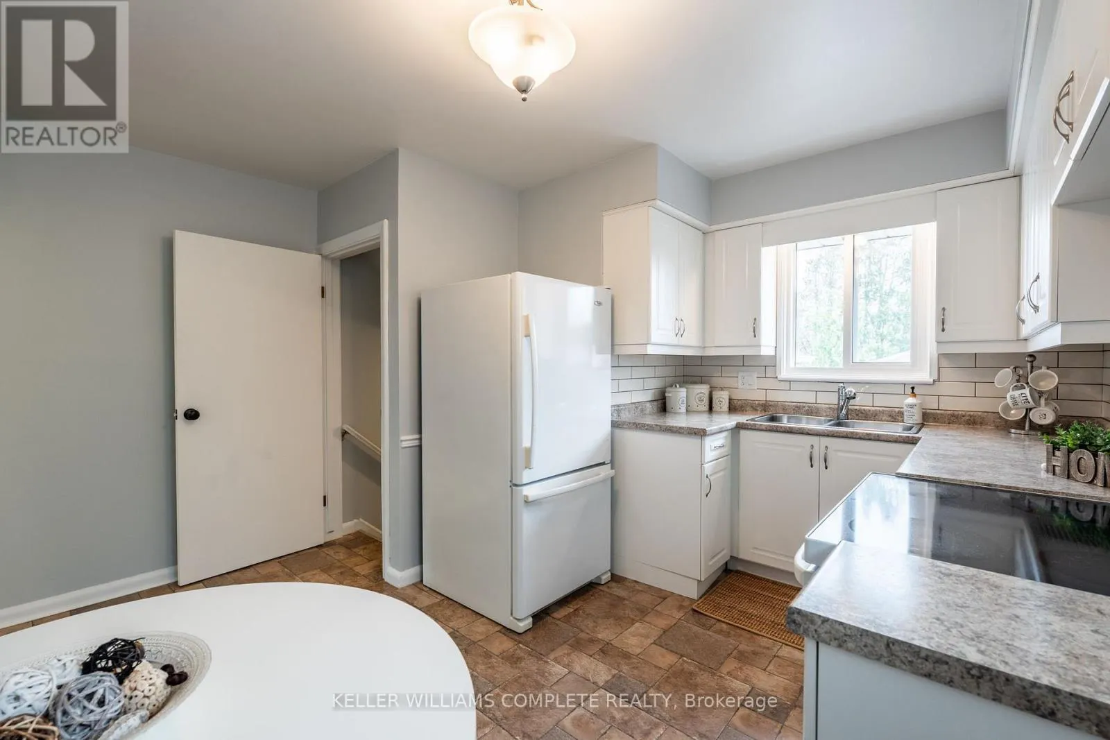 15 NELLIGAN PLACE