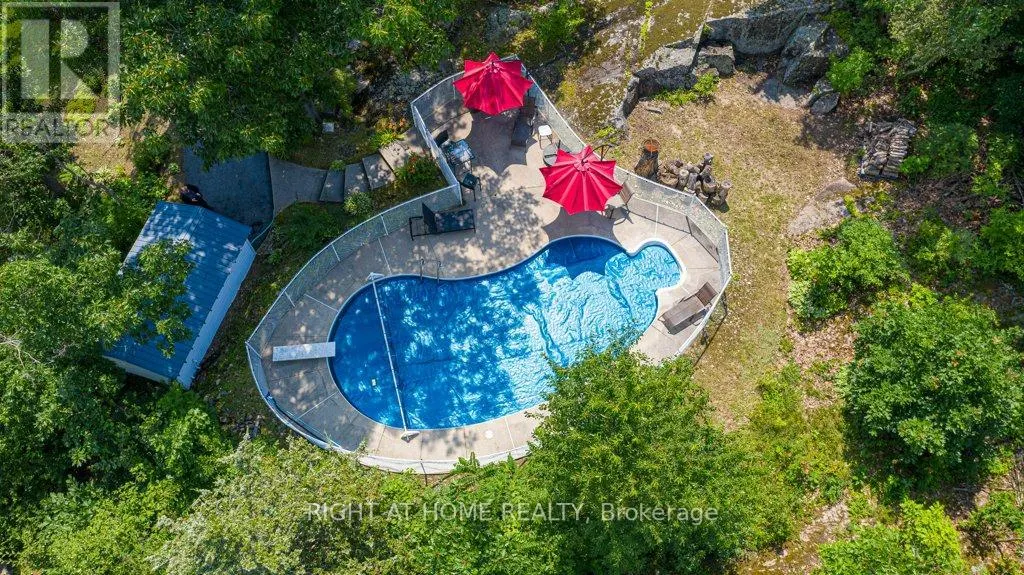 550 QUEEN STREET E