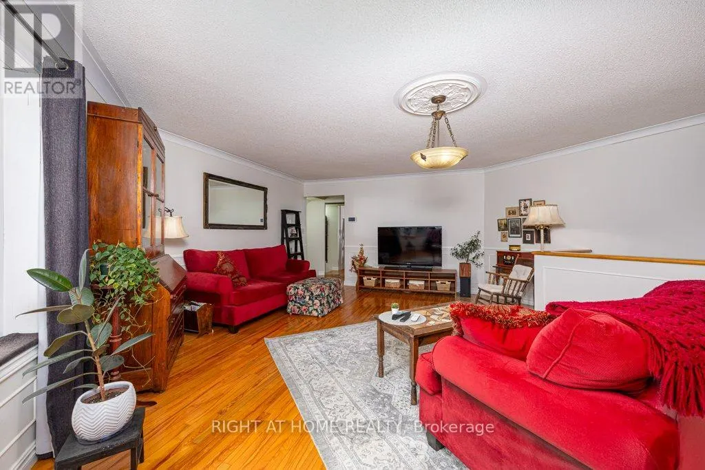 550 QUEEN STREET E