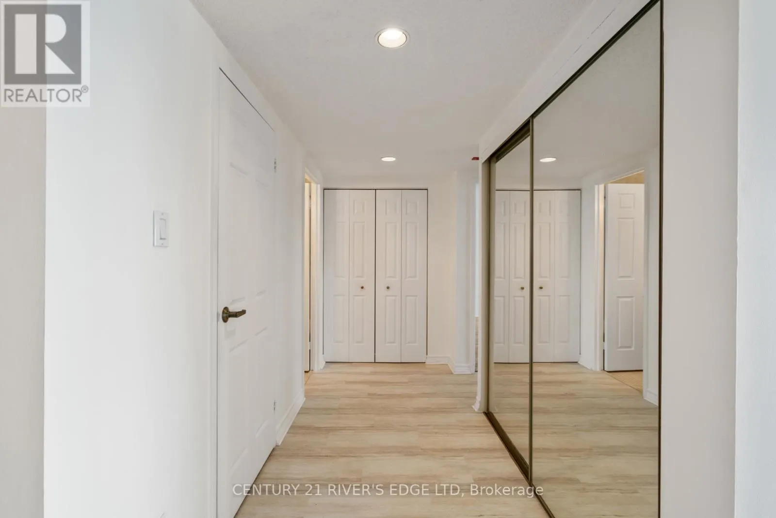 601 - 55 WATER STREET E