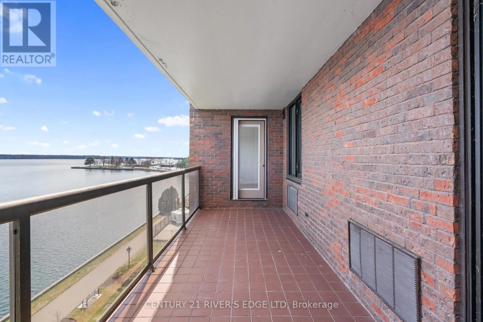601 - 55 WATER STREET E