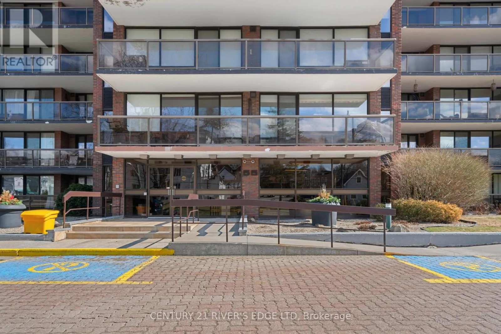 601 - 55 WATER STREET E