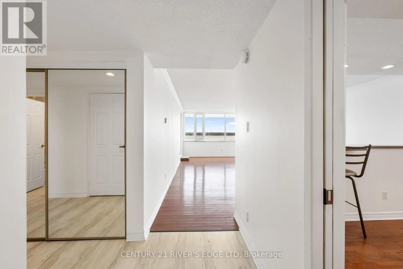 601 - 55 WATER STREET E