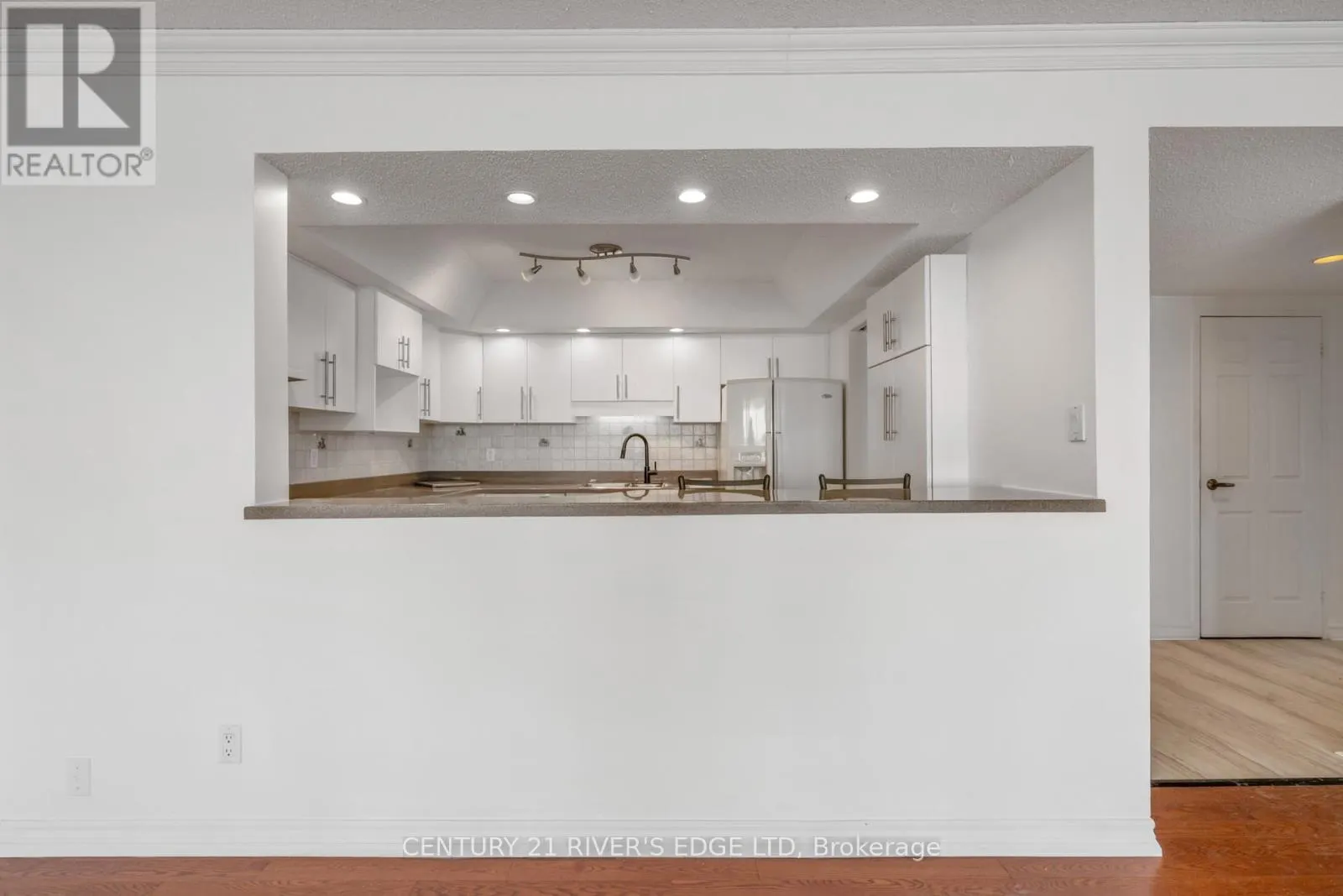 601 - 55 WATER STREET E