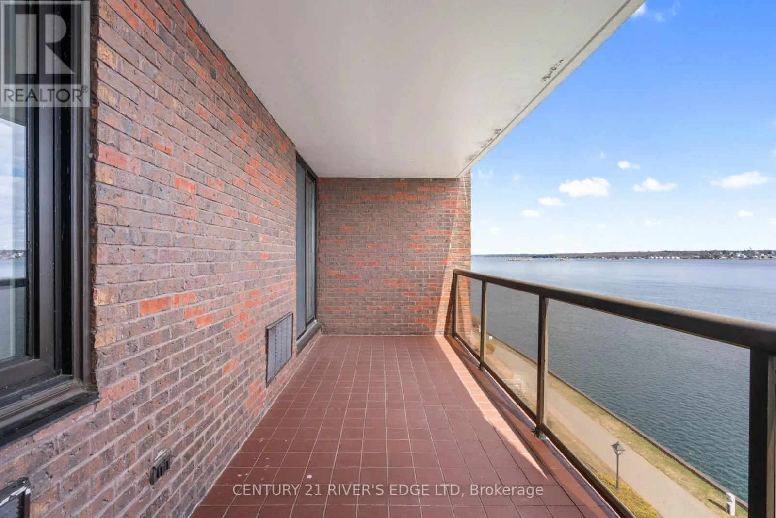 601 - 55 WATER STREET E