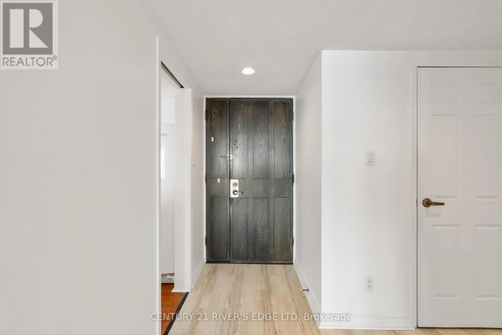 601 - 55 WATER STREET E