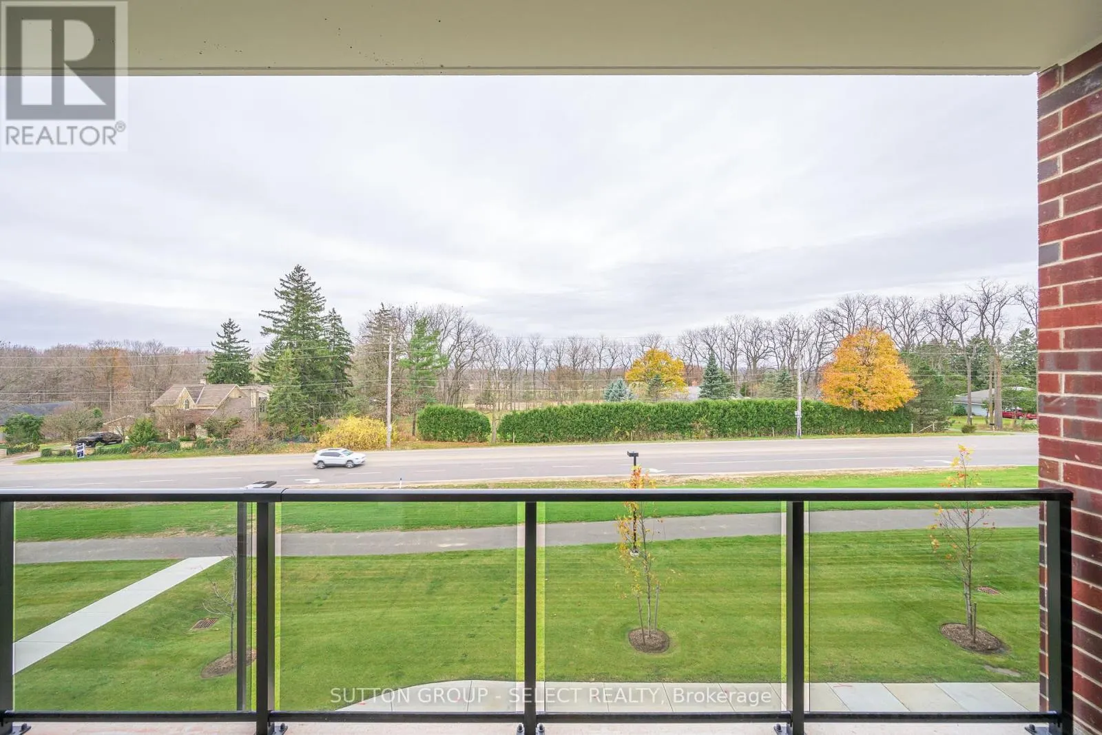 207 - 1975 FOUNTAIN GRASS DRIVE, #207