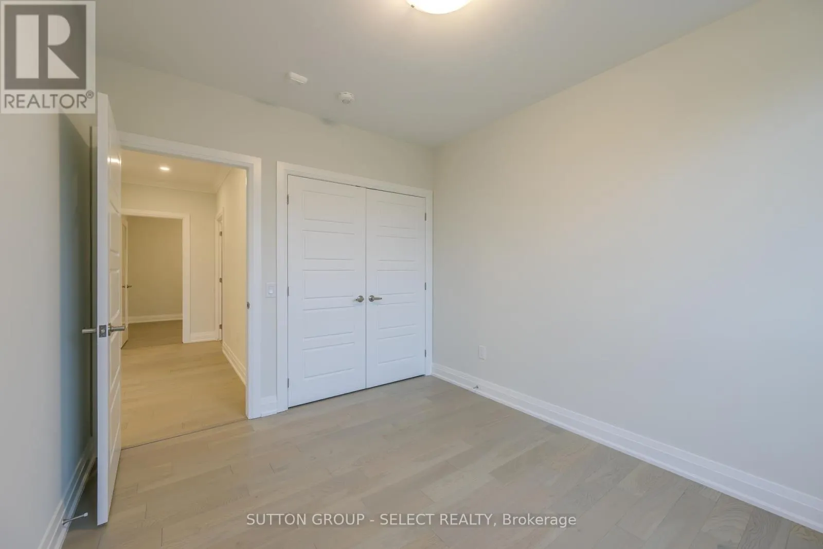 207 - 1975 FOUNTAIN GRASS DRIVE, #207