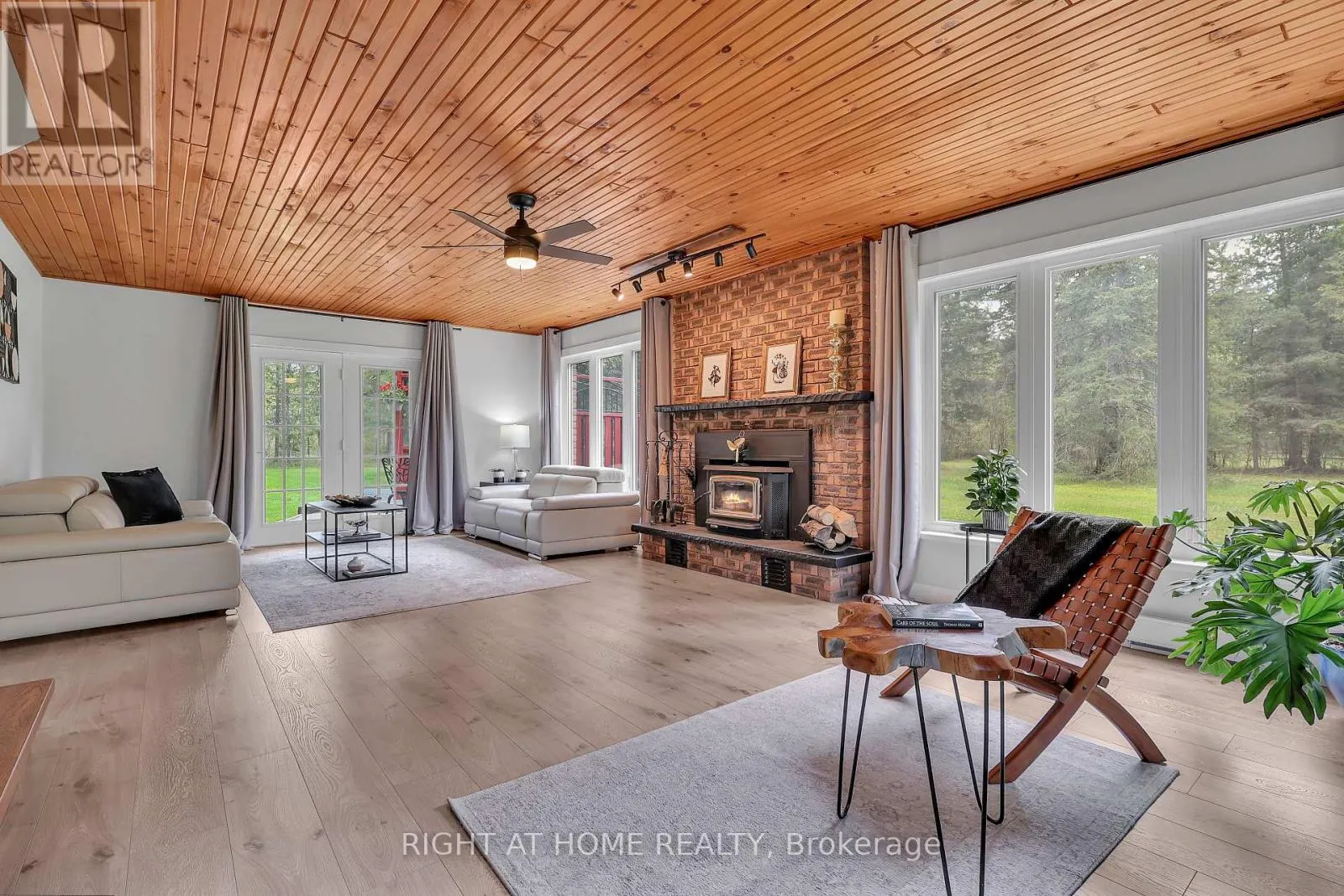 119 STURGEON GLEN ROAD