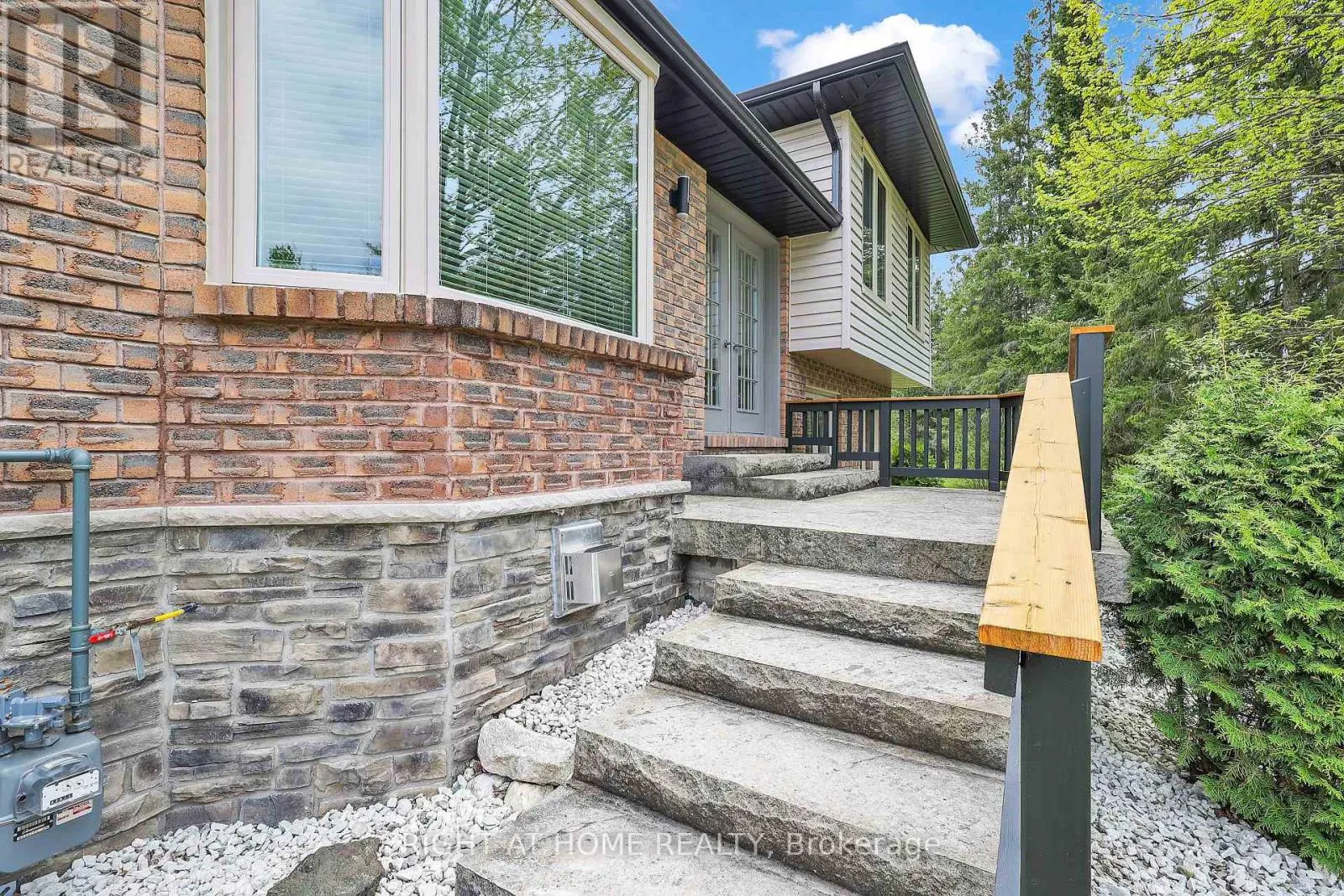 119 STURGEON GLEN ROAD