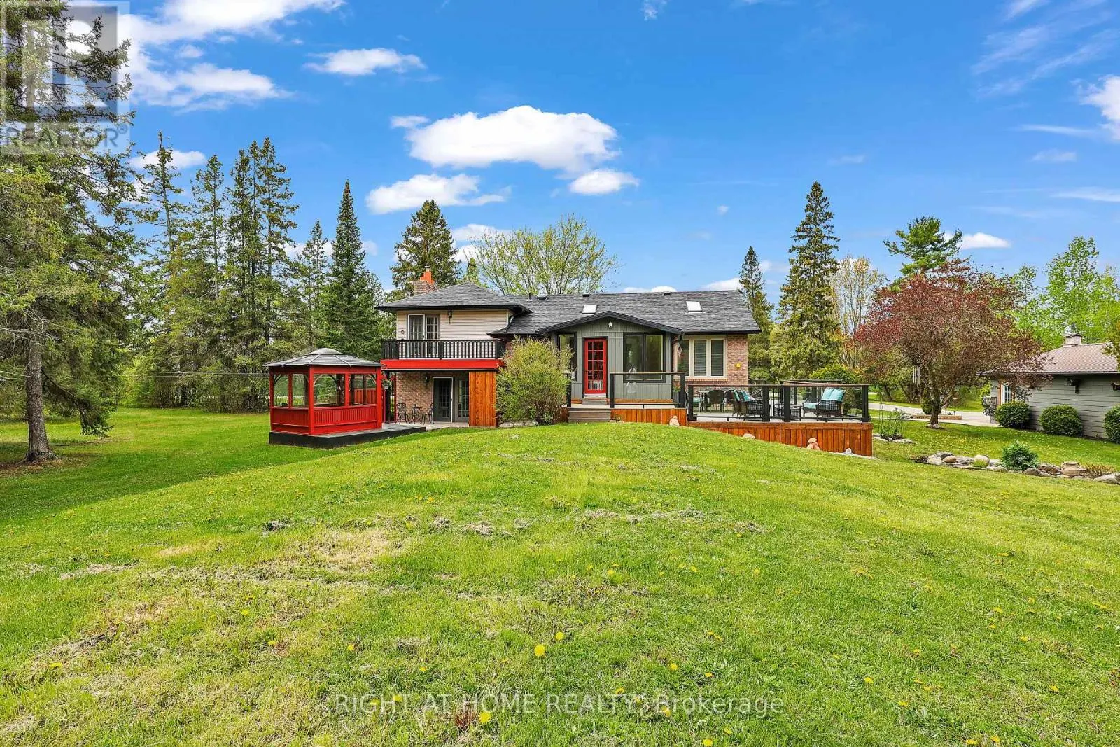 119 STURGEON GLEN ROAD