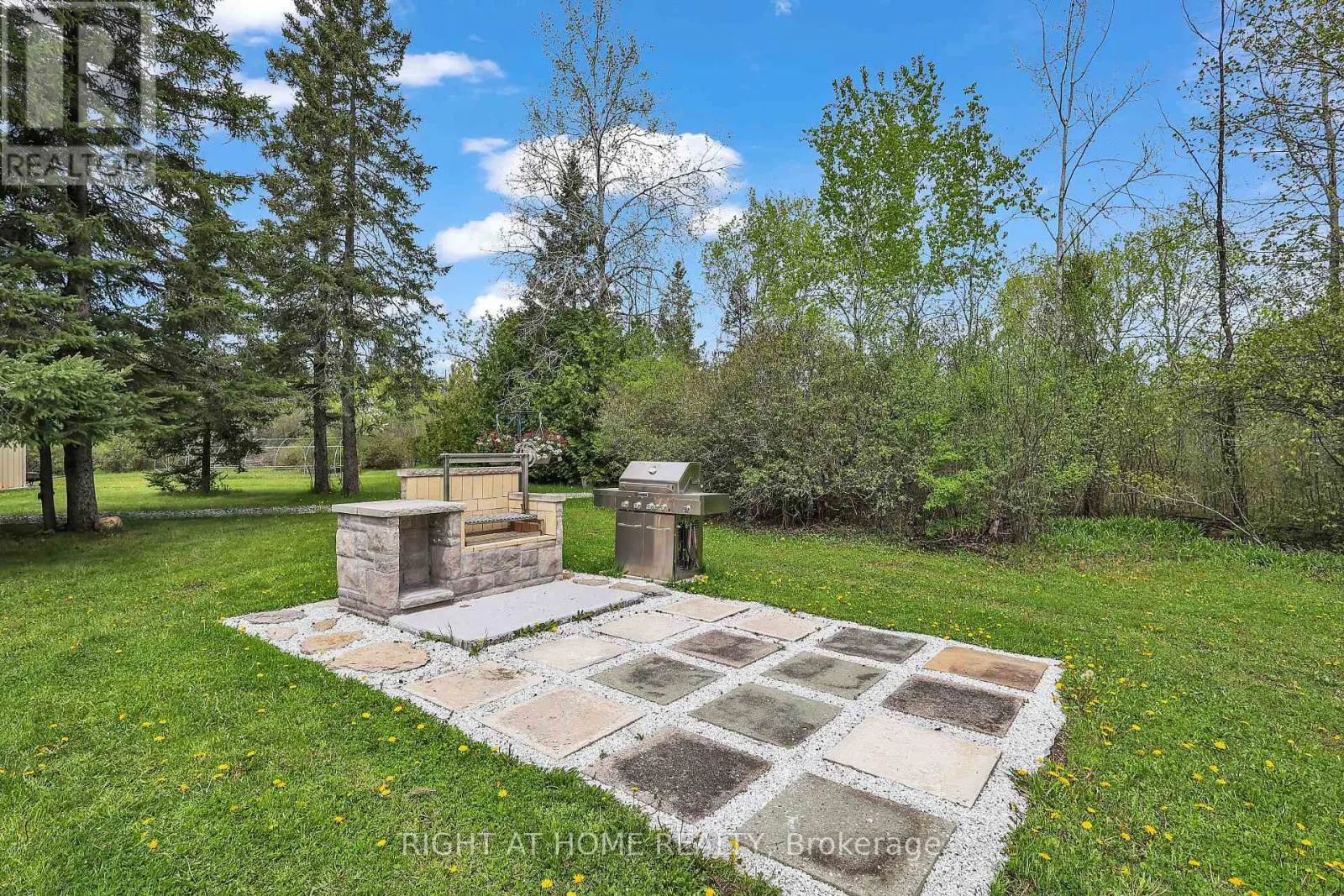 119 STURGEON GLEN ROAD