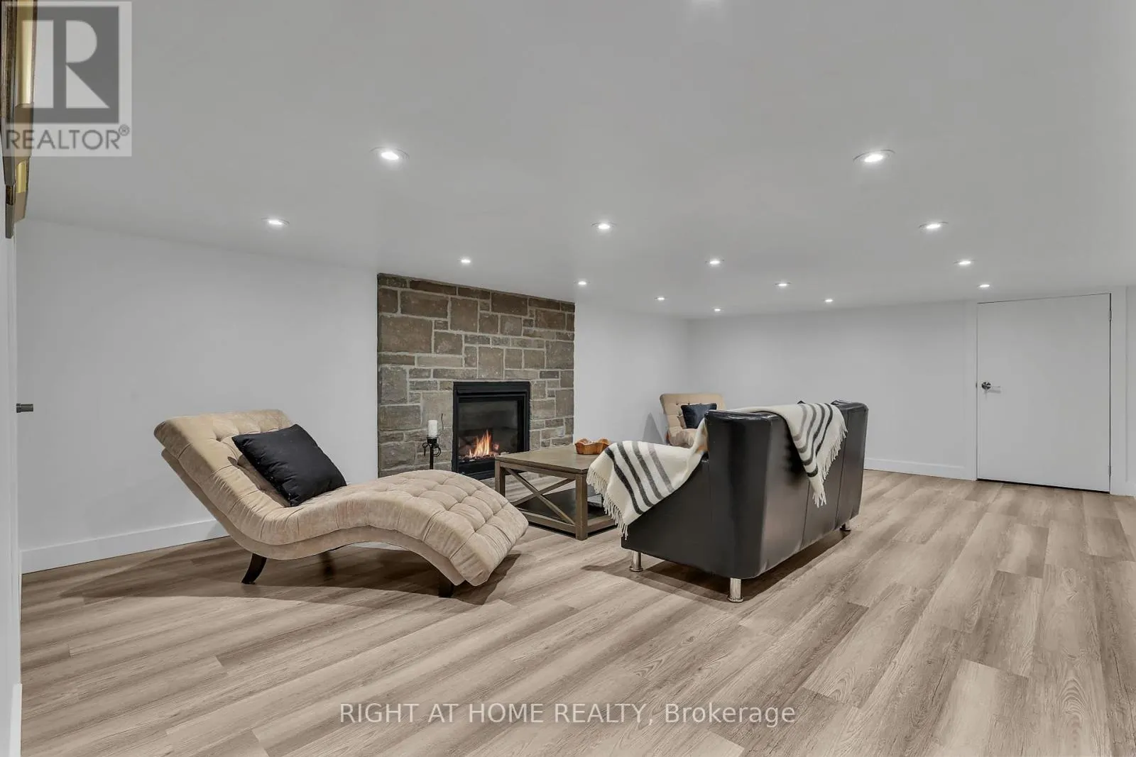 119 STURGEON GLEN ROAD