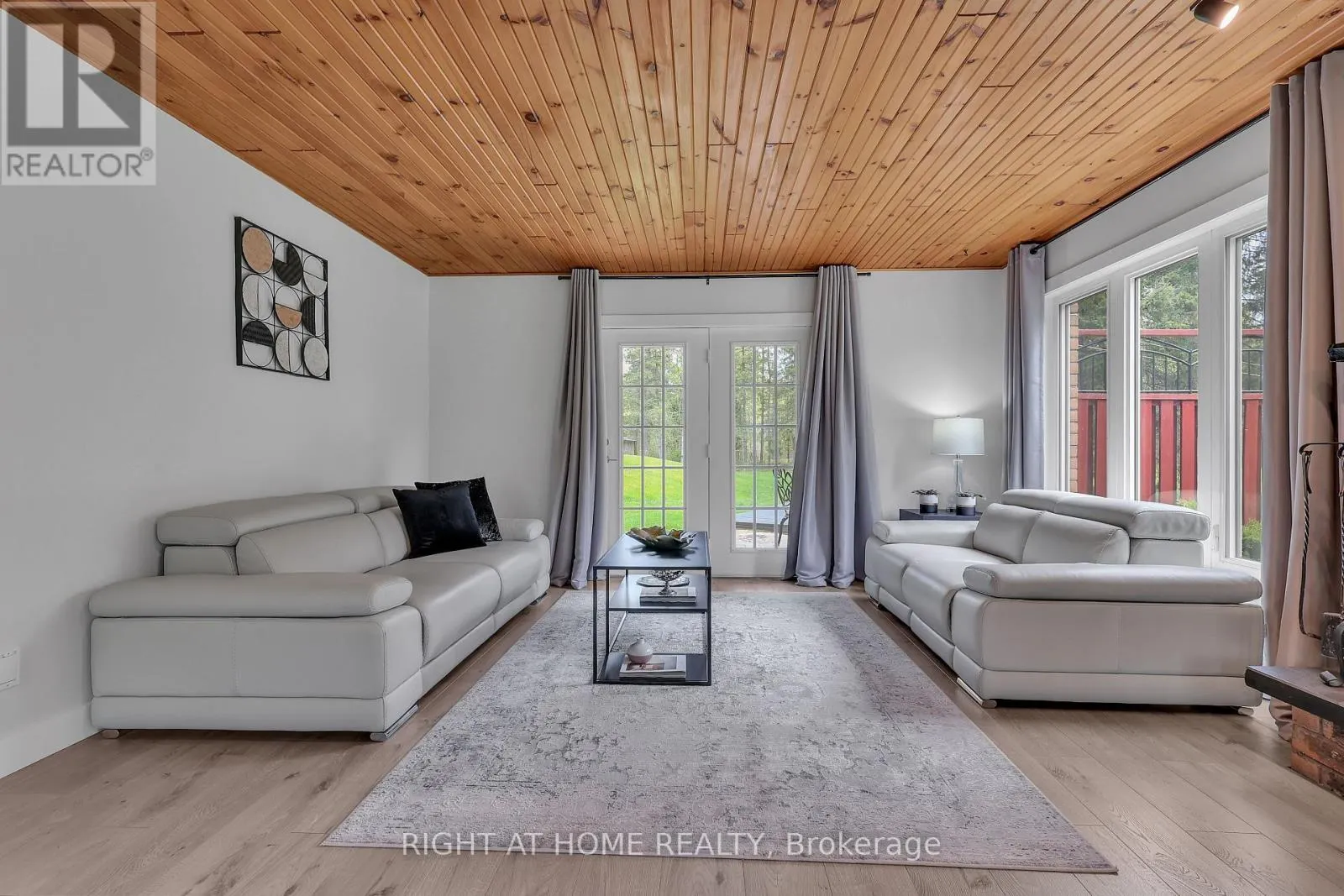 119 STURGEON GLEN ROAD