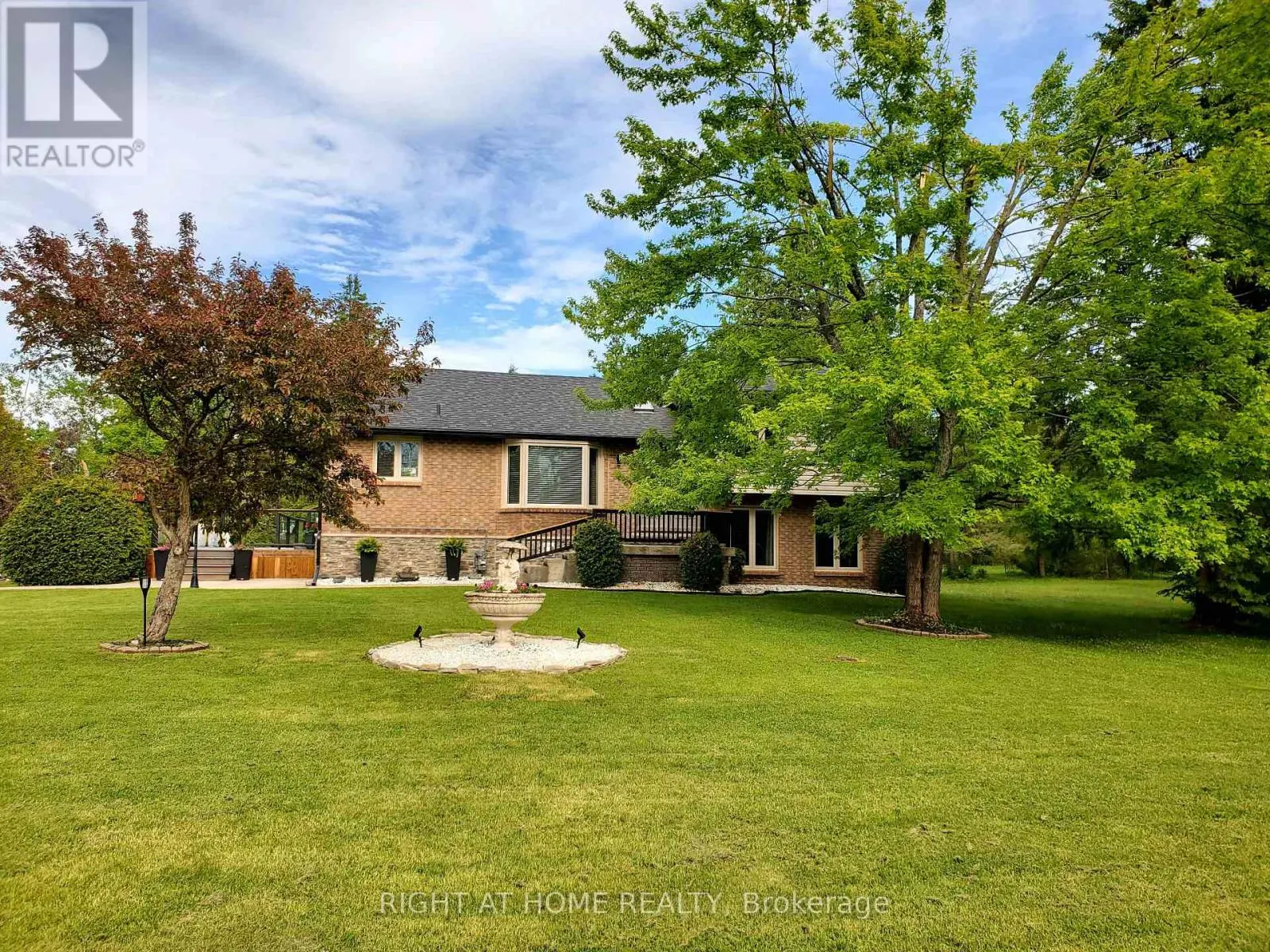 119 STURGEON GLEN ROAD