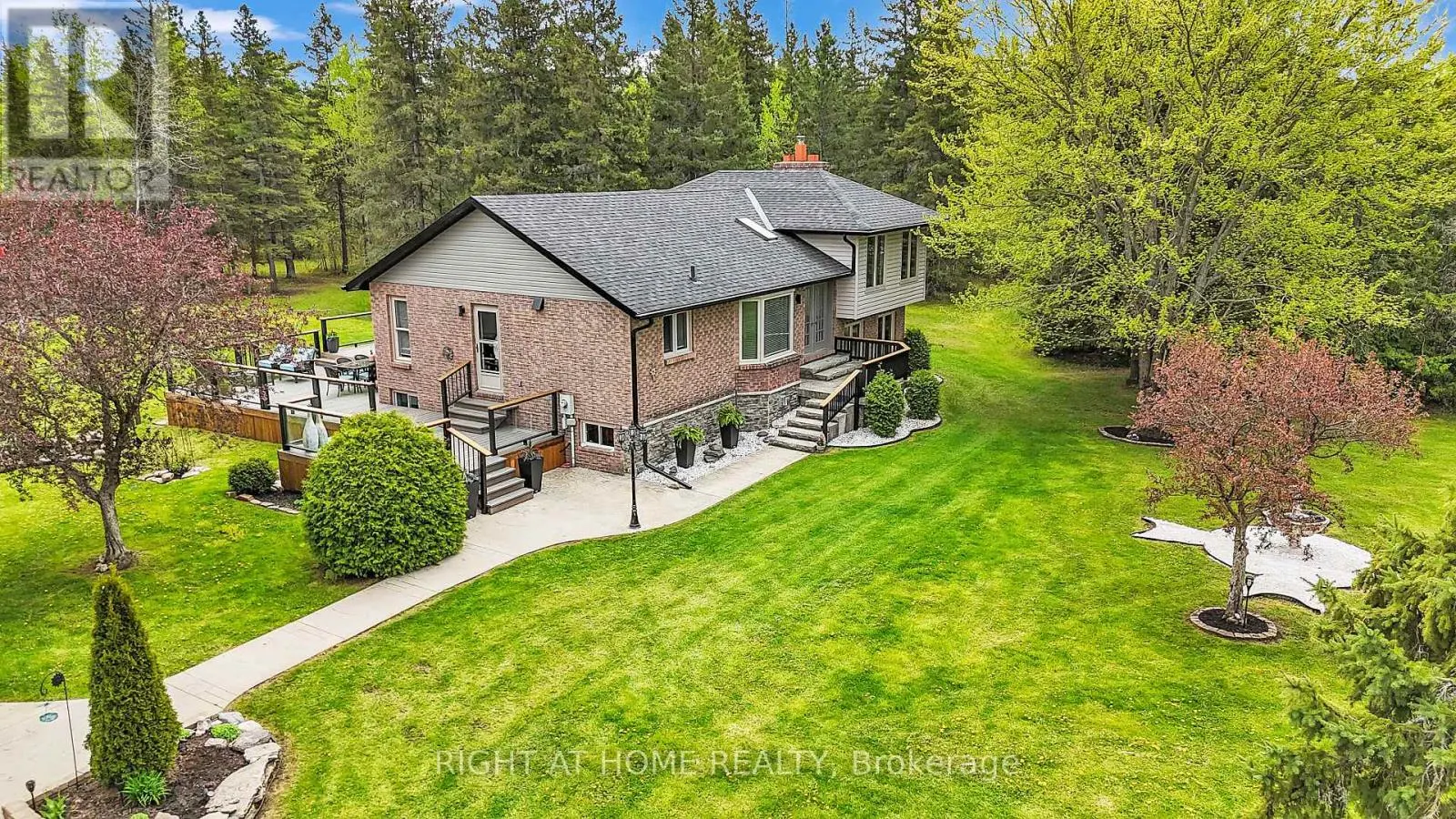 119 STURGEON GLEN ROAD