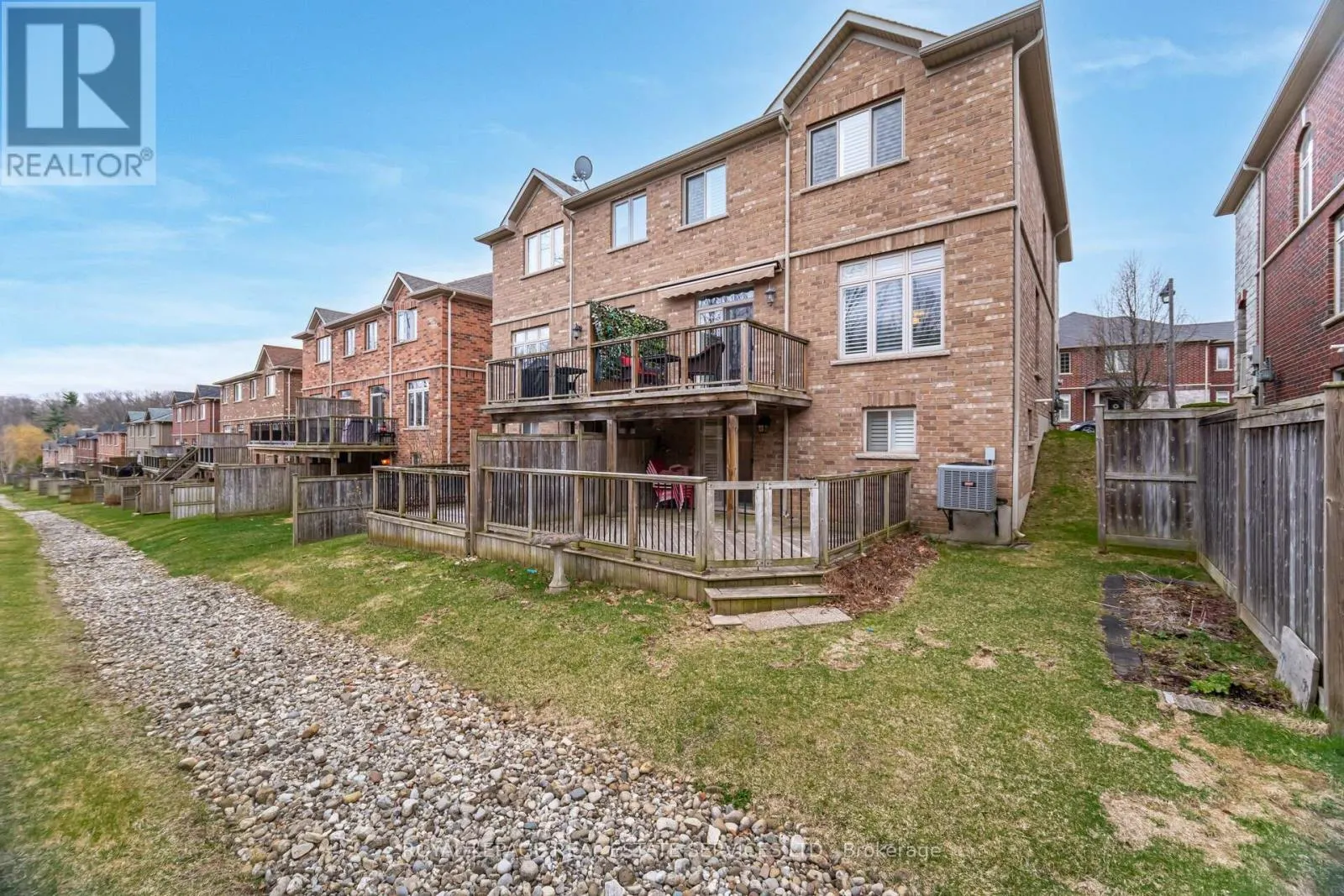 54 OAKHAVEN PLACE