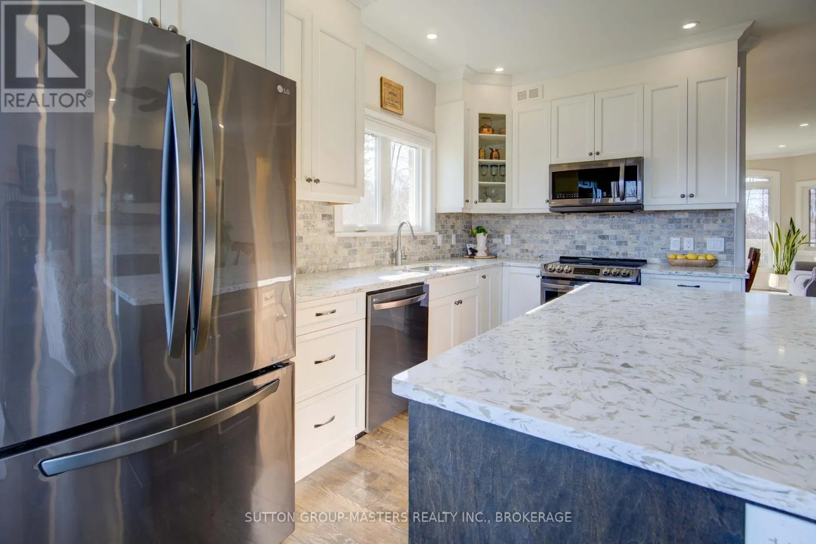 452 BAYSHORE ROAD