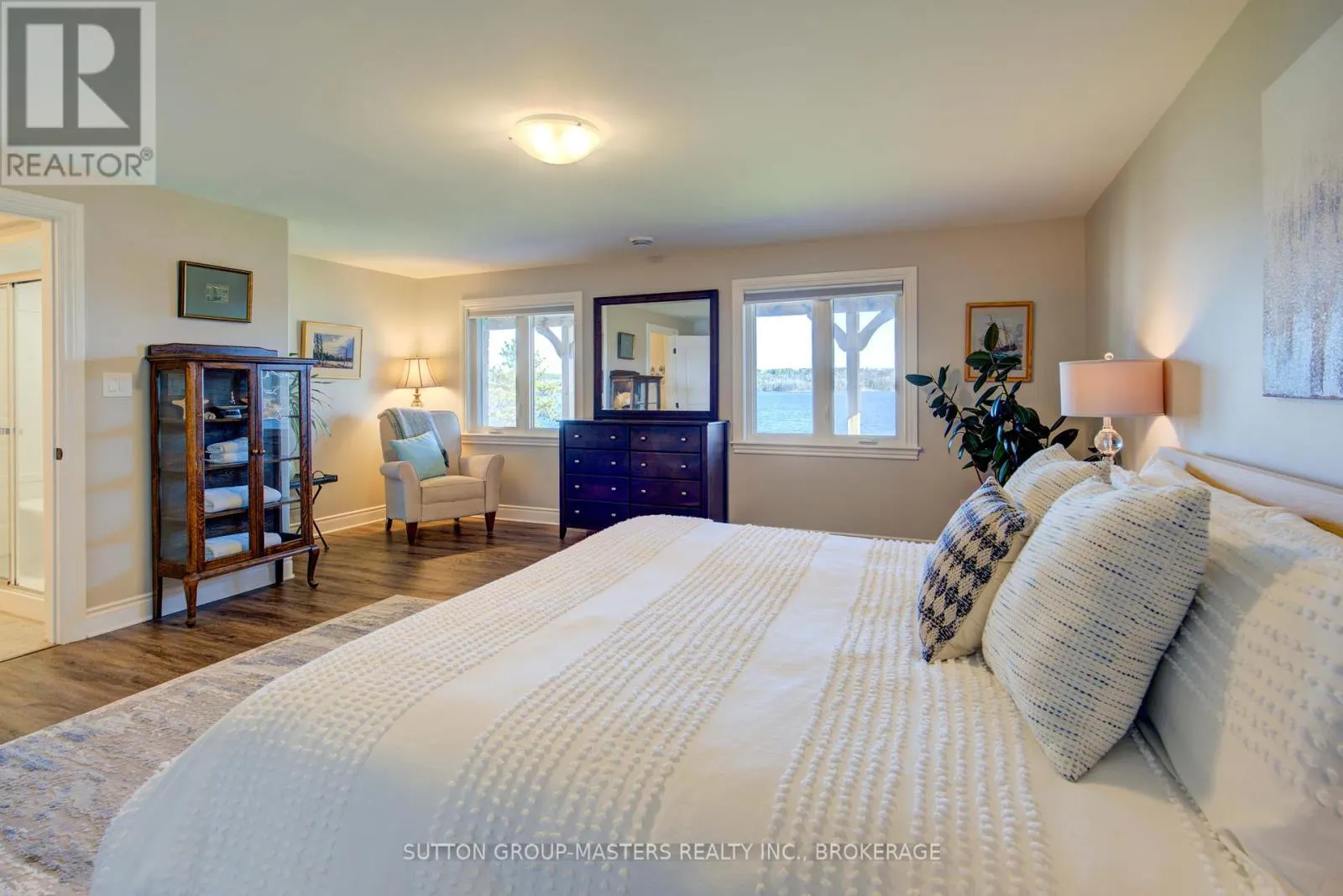 452 BAYSHORE ROAD