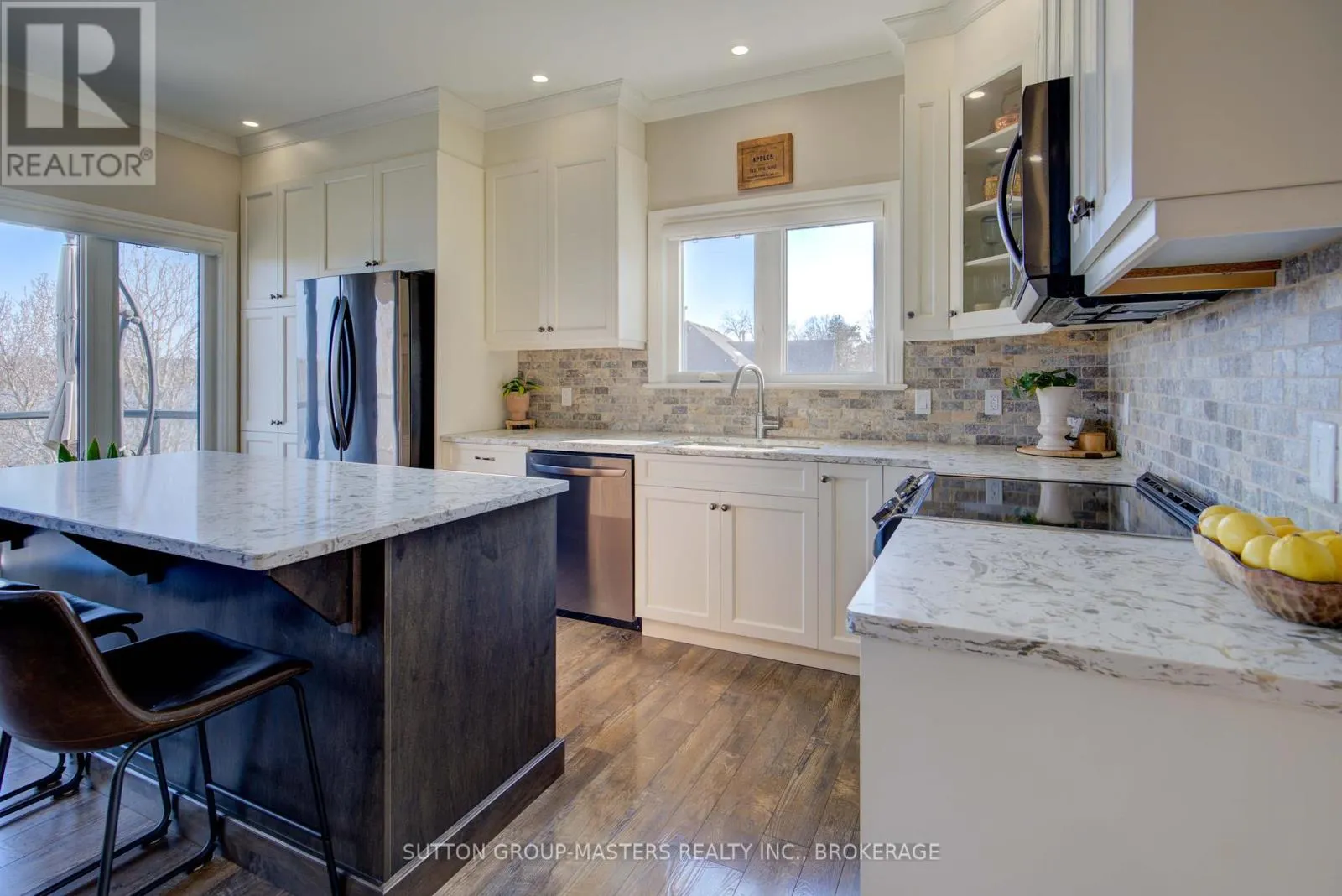 452 BAYSHORE ROAD