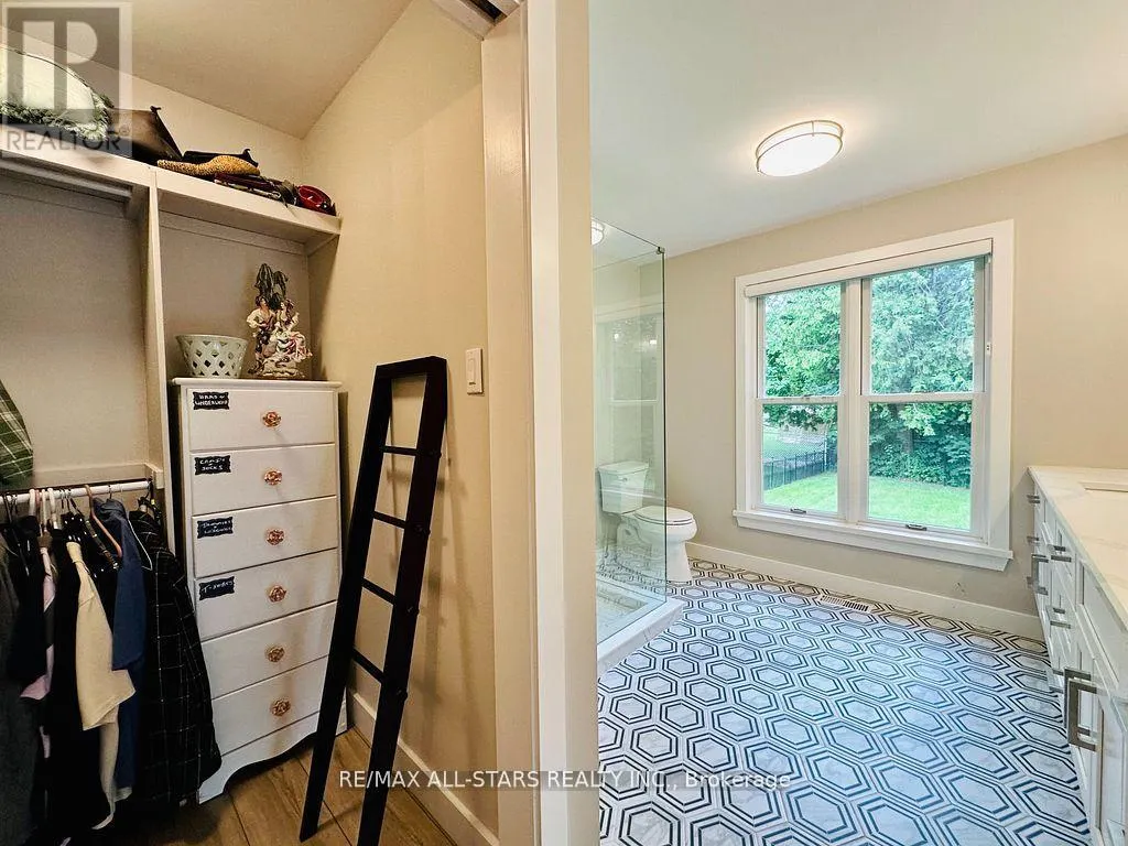 36 RUSSELL HILL ROAD
