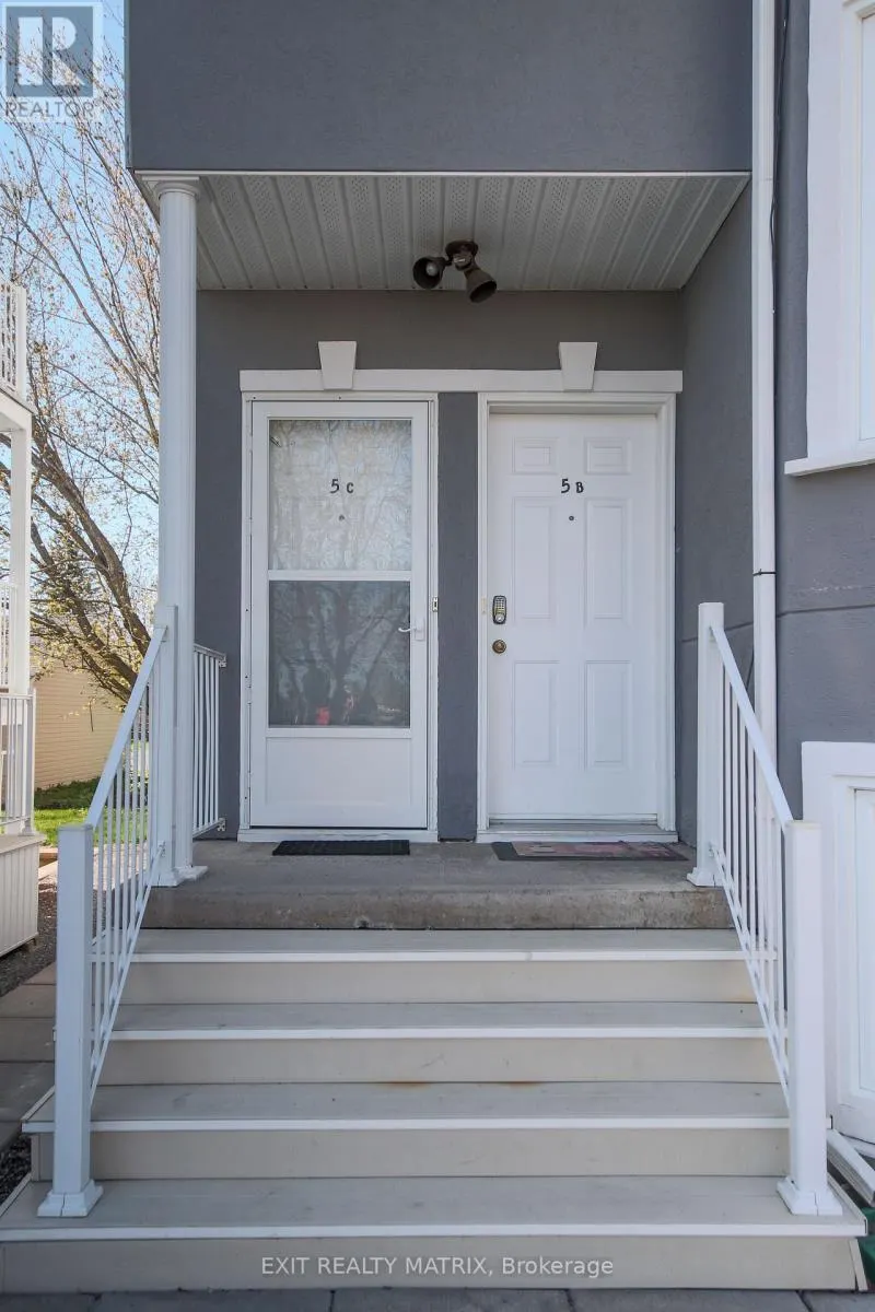 5C - 75 LAPOINTE BOULEVARD