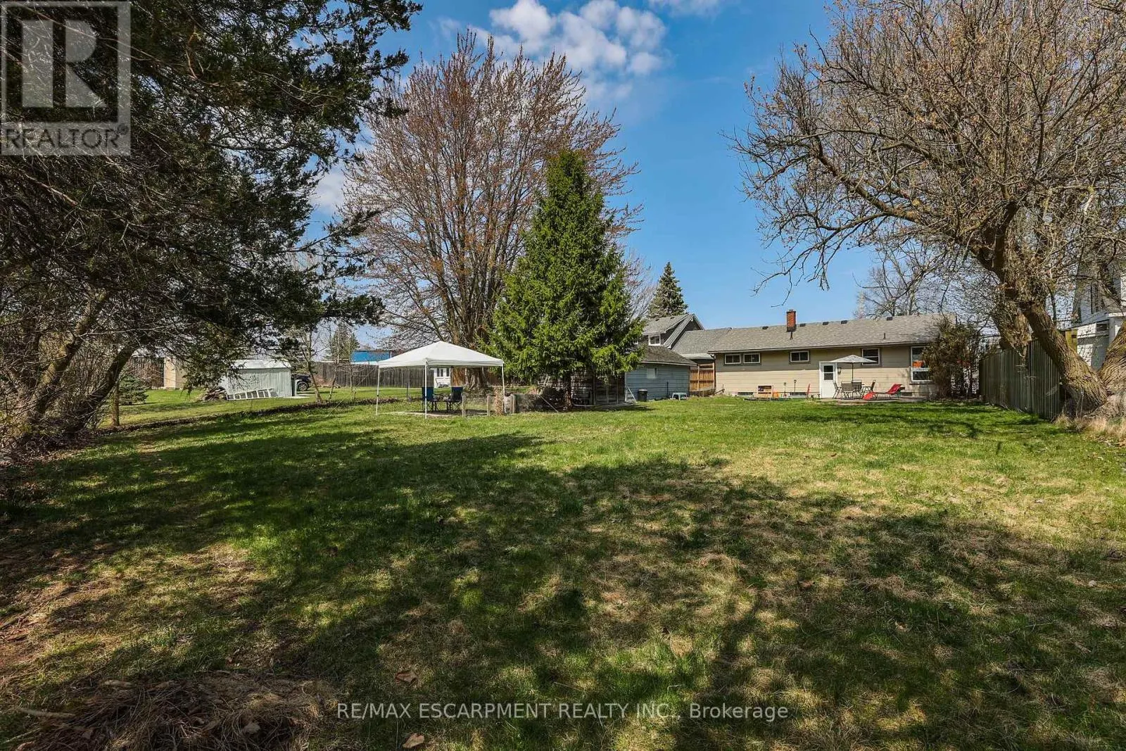 230 ST. CATHARINES STREET