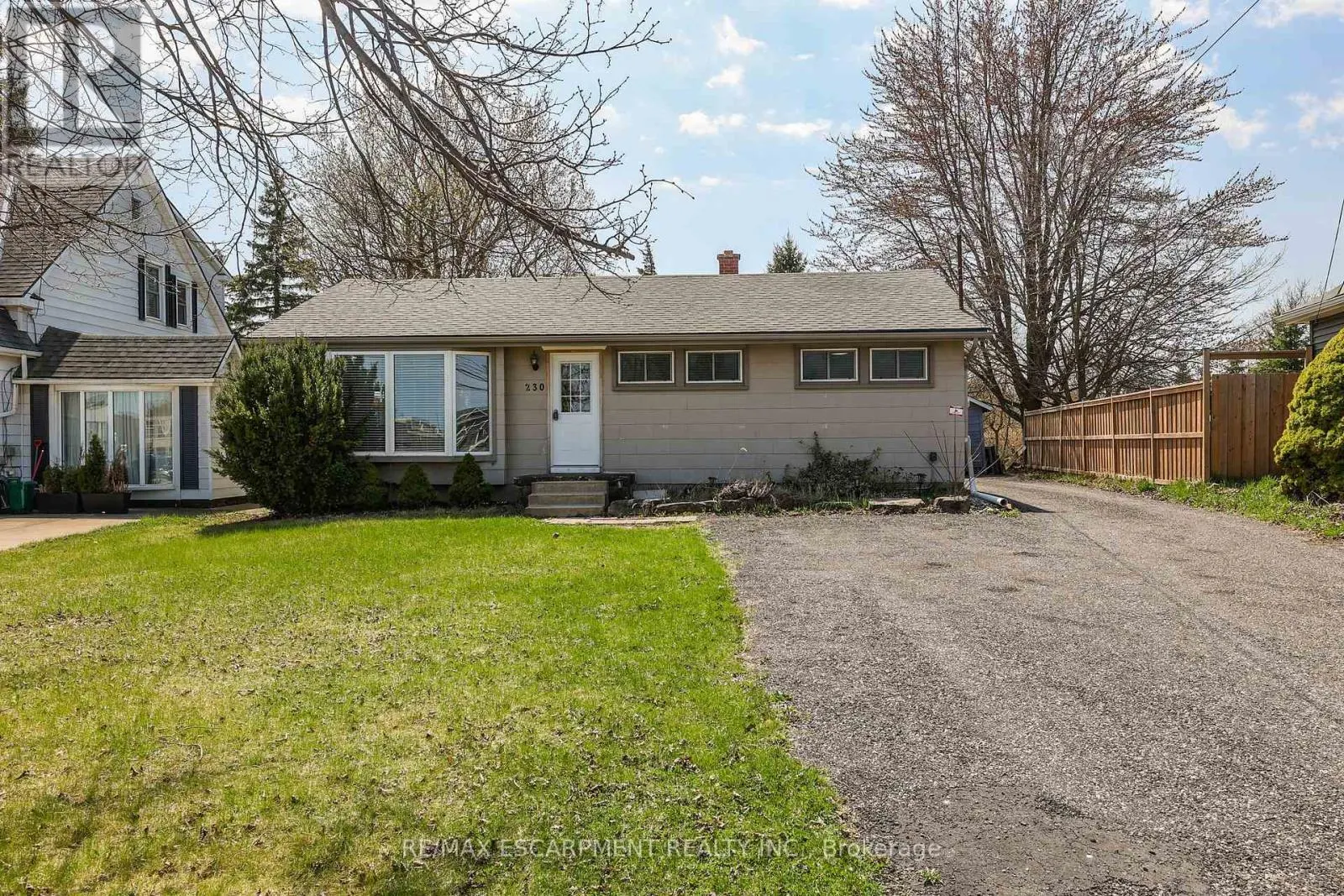 230 ST. CATHARINES STREET