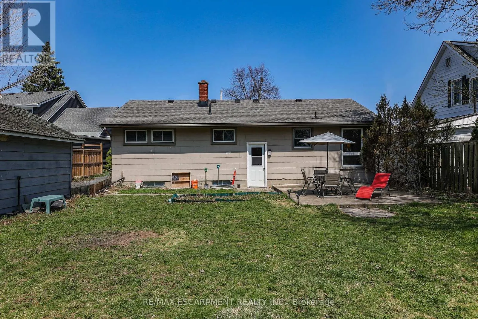 230 ST. CATHARINES STREET