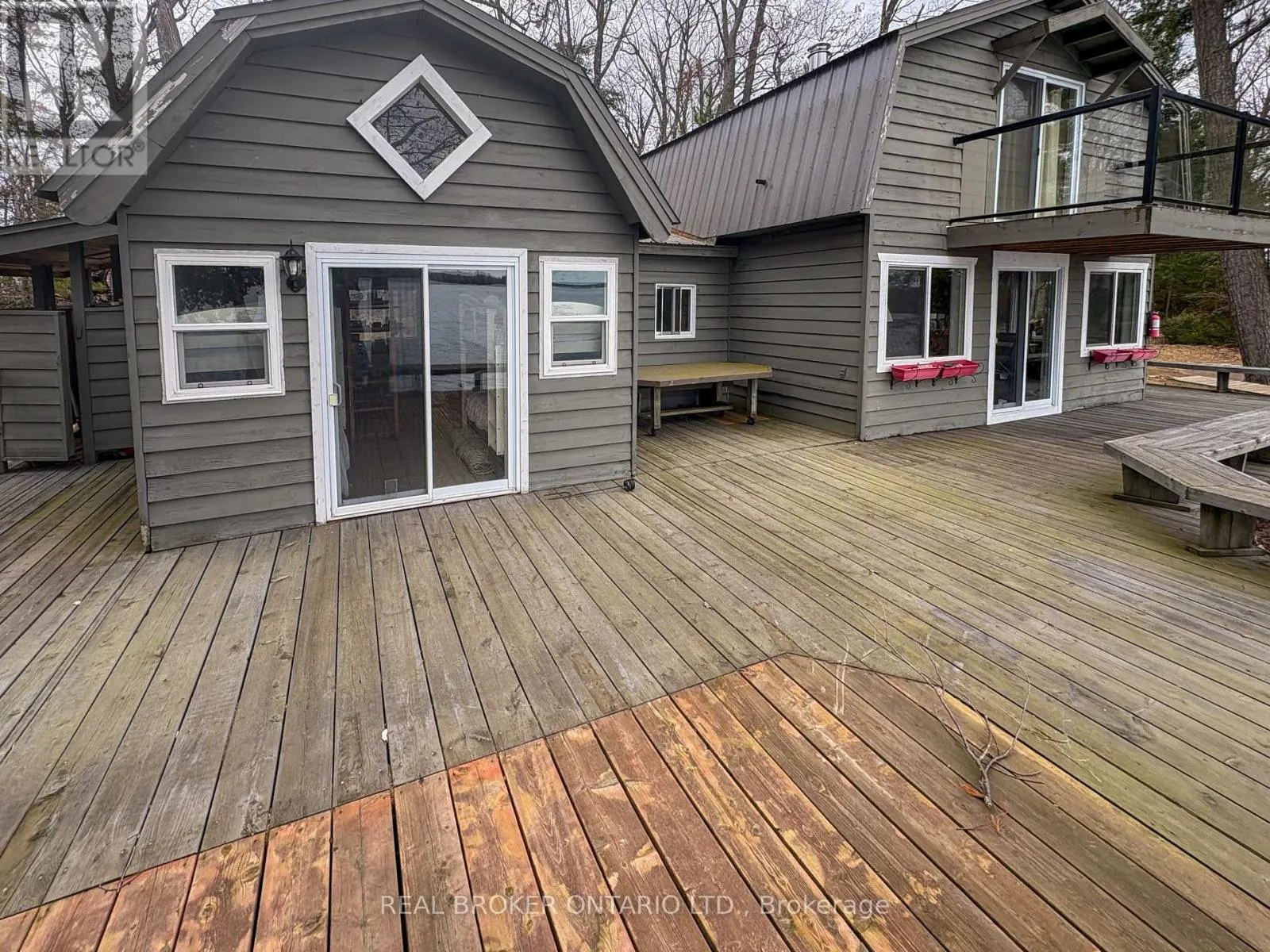 101 FAIRCLOUGH ISLAND