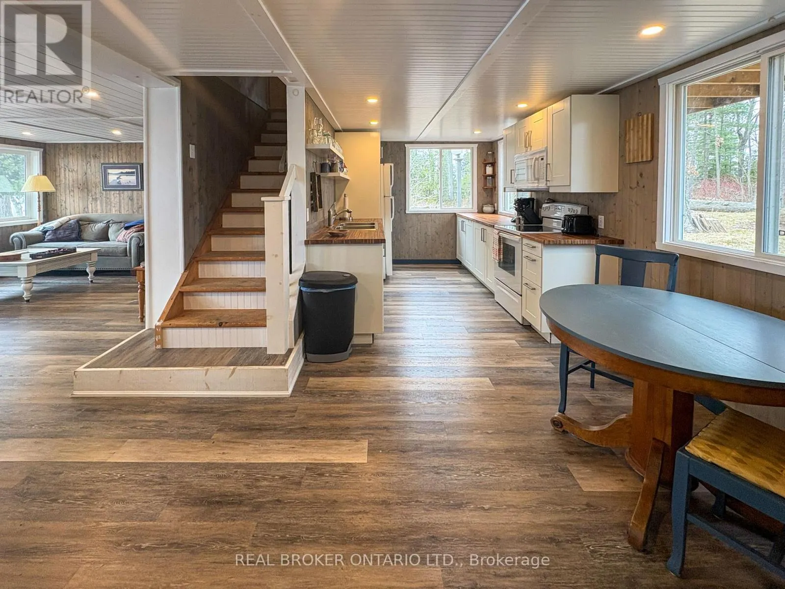 101 FAIRCLOUGH ISLAND