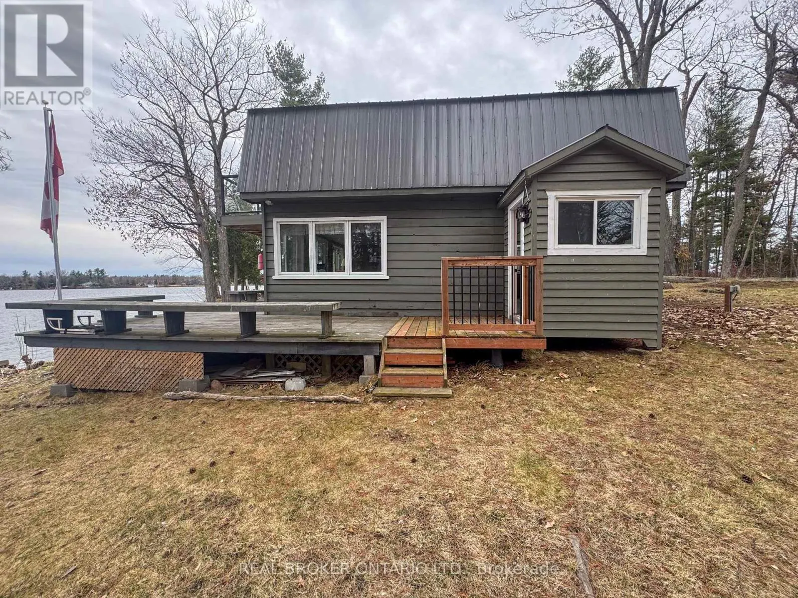101 FAIRCLOUGH ISLAND