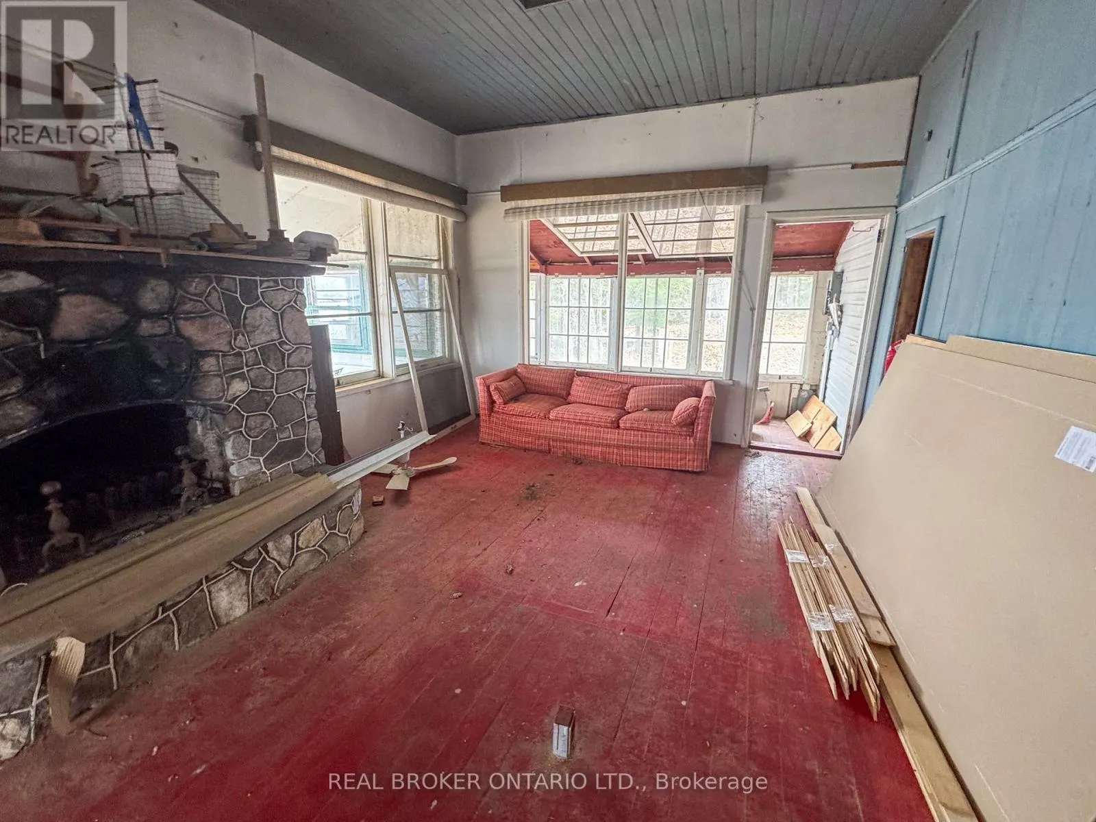 101 FAIRCLOUGH ISLAND
