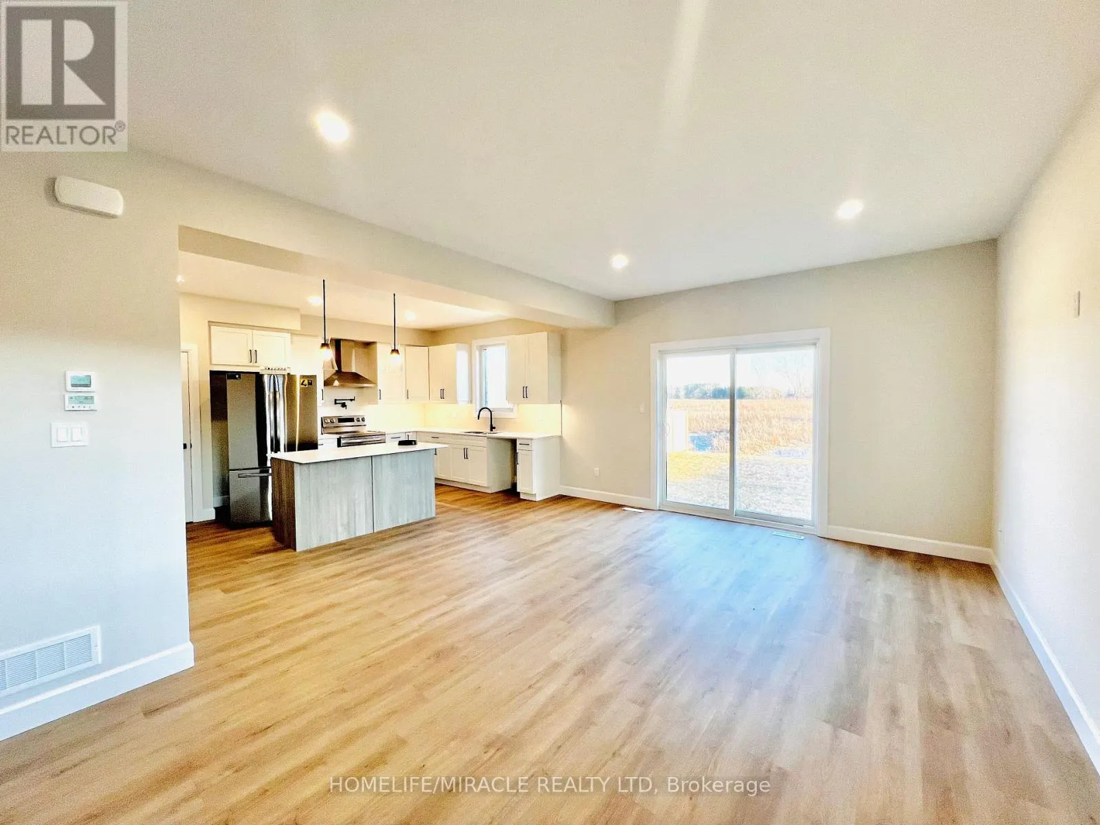 6807 ROYAL MAGNOLIA AVENUE