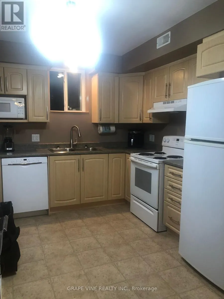 35 CLOVERLOFT COURT