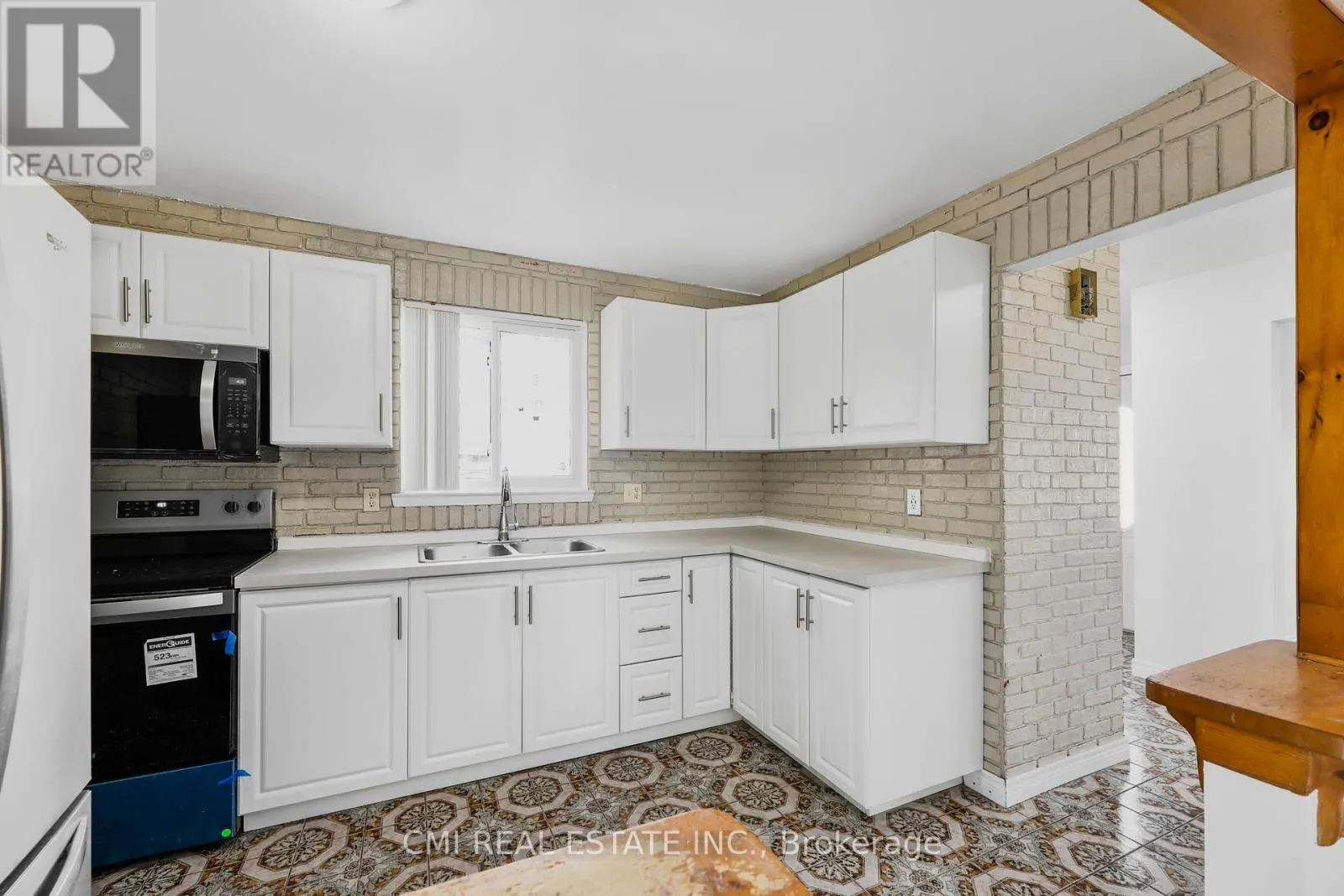 17 MAPLESTONE AVENUE