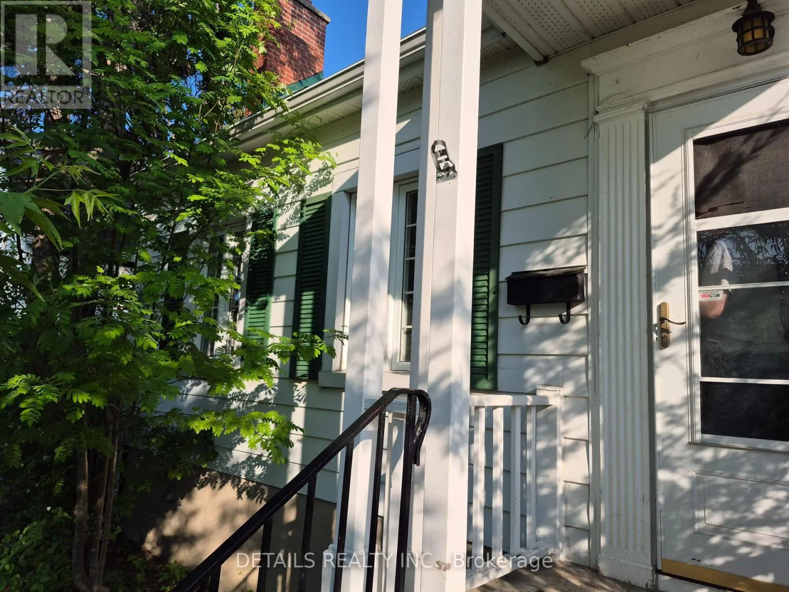 10 GARRISON STREET