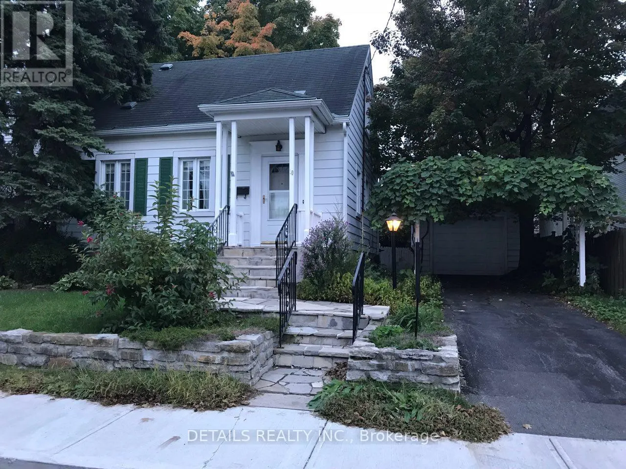 10 GARRISON STREET