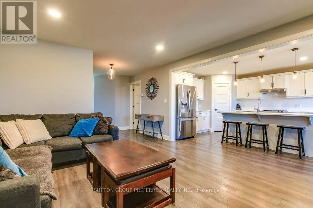 146 GILMOUR DRIVE
