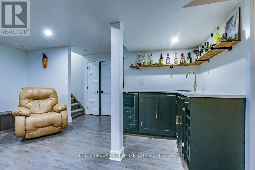 146 GILMOUR DRIVE