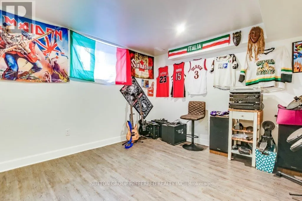 146 GILMOUR DRIVE