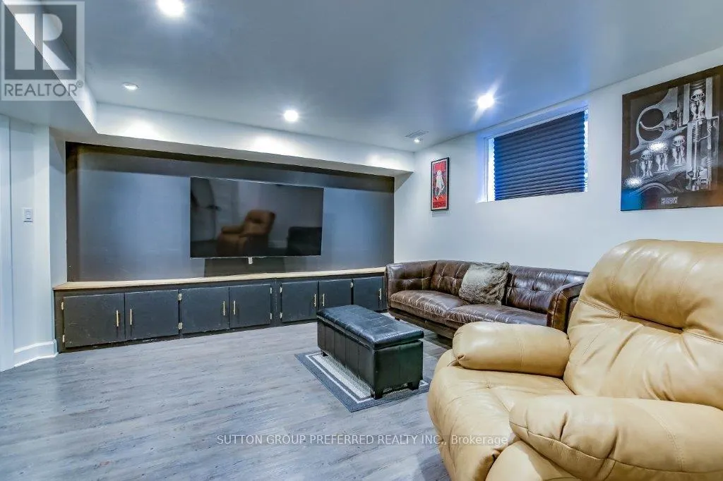 146 GILMOUR DRIVE