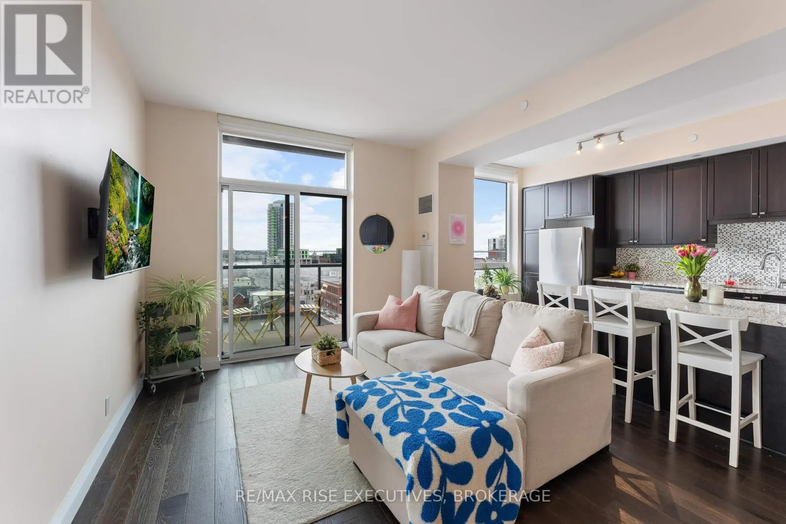 809 - 121 QUEEN STREET, #809