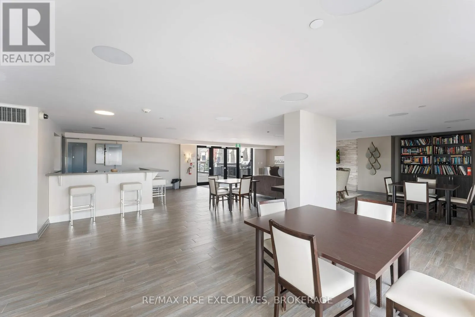 809 - 121 QUEEN STREET, #809