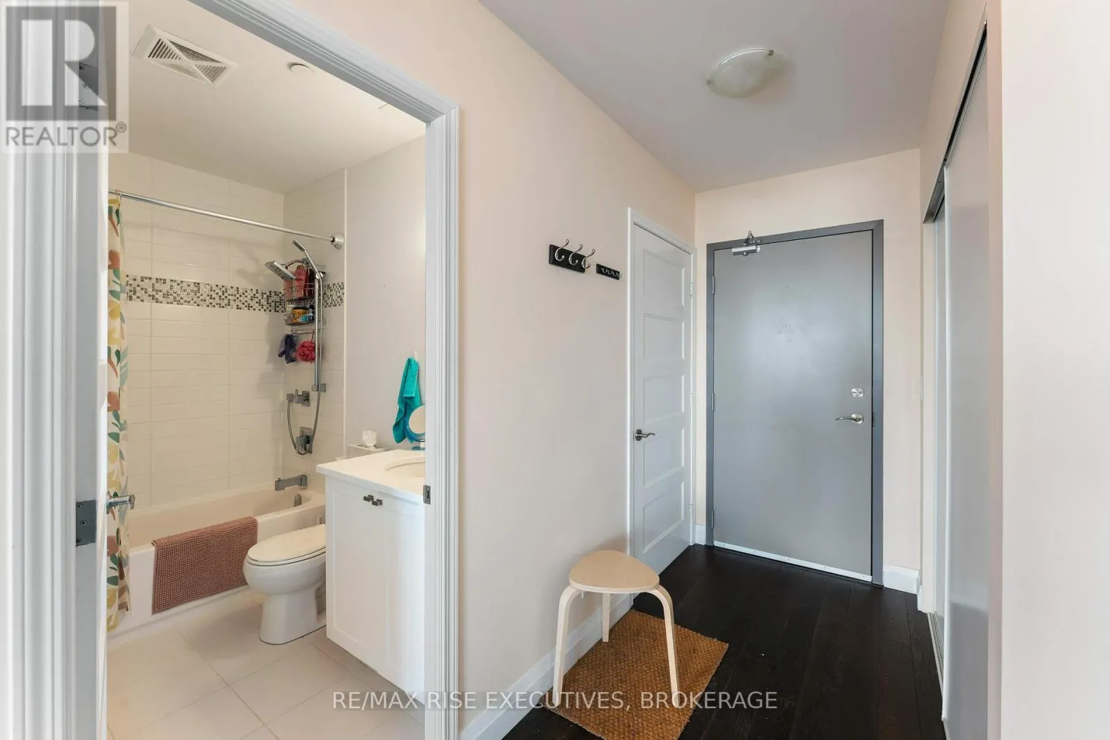 809 - 121 QUEEN STREET, #809