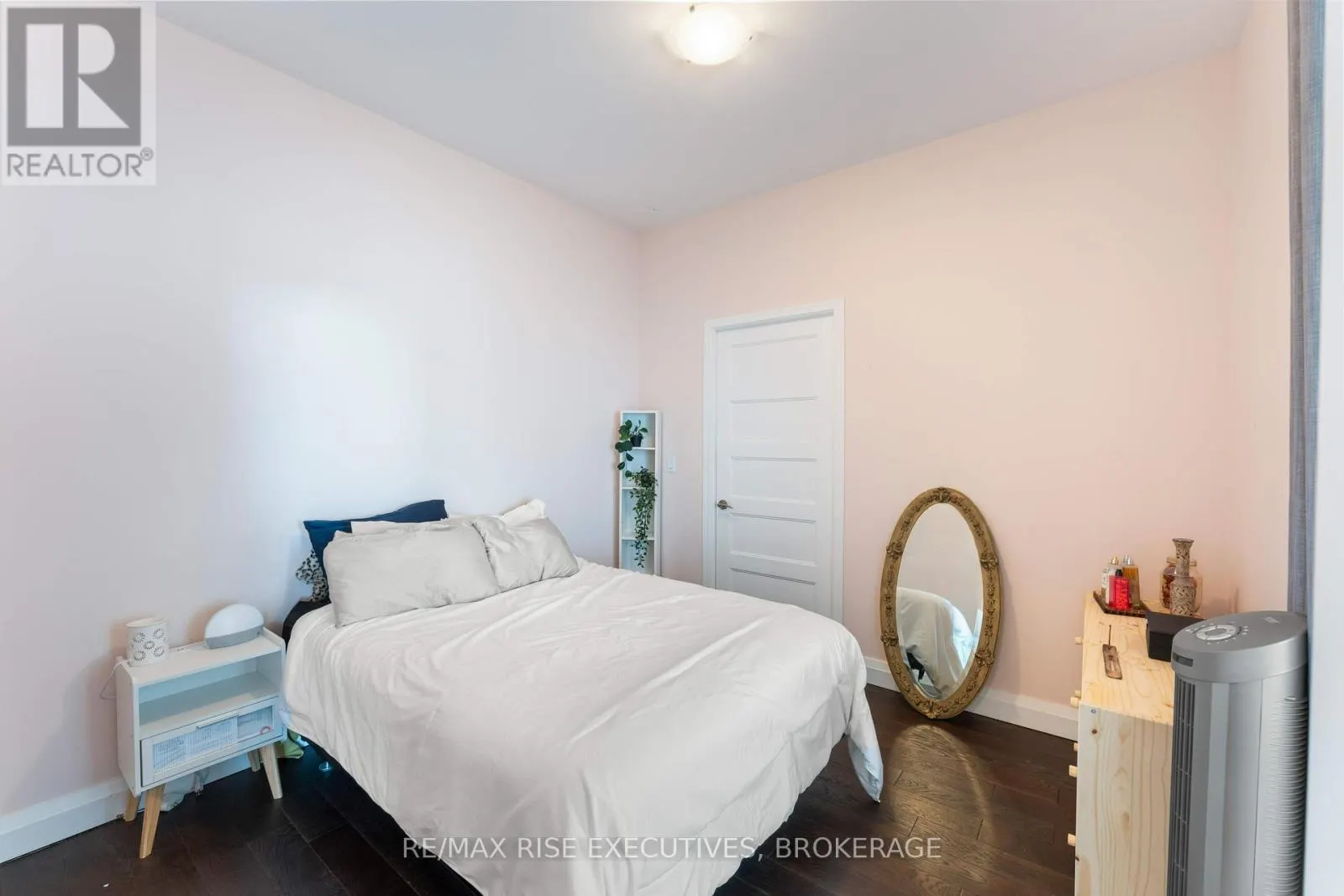 809 - 121 QUEEN STREET, #809