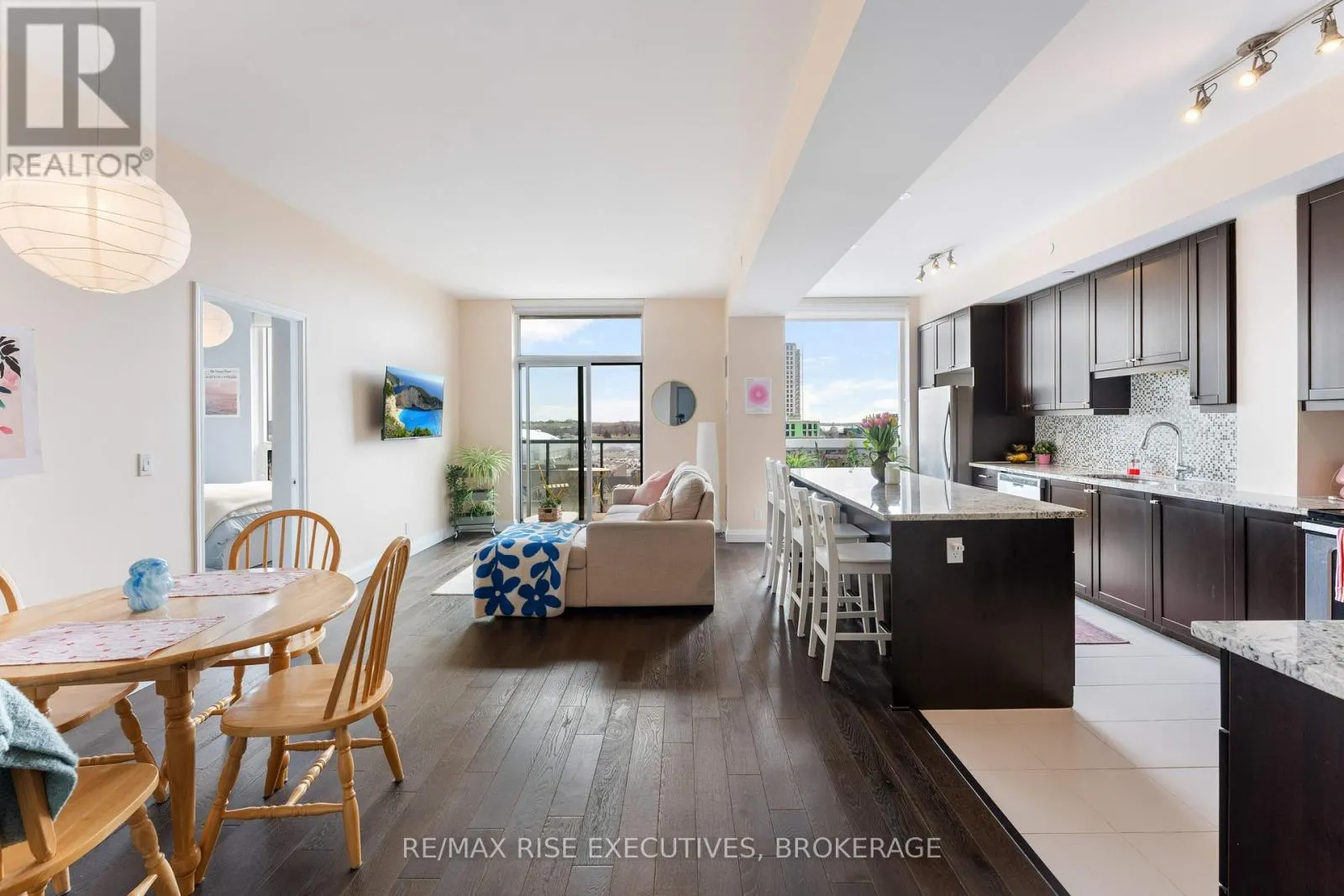 809 - 121 QUEEN STREET, #809